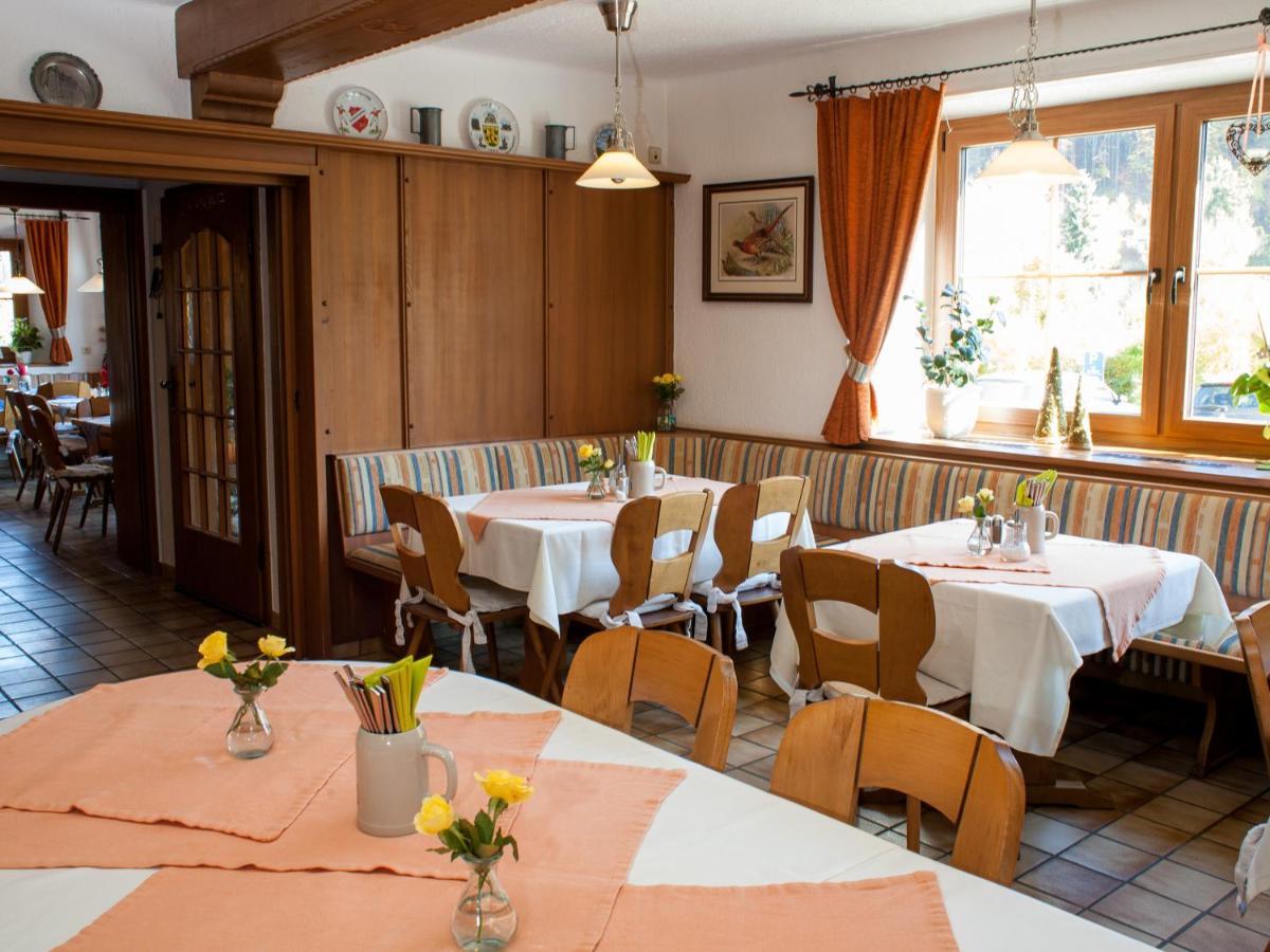 Gasthof Zur Behringersmuehle Goessweinstein Exterior photo